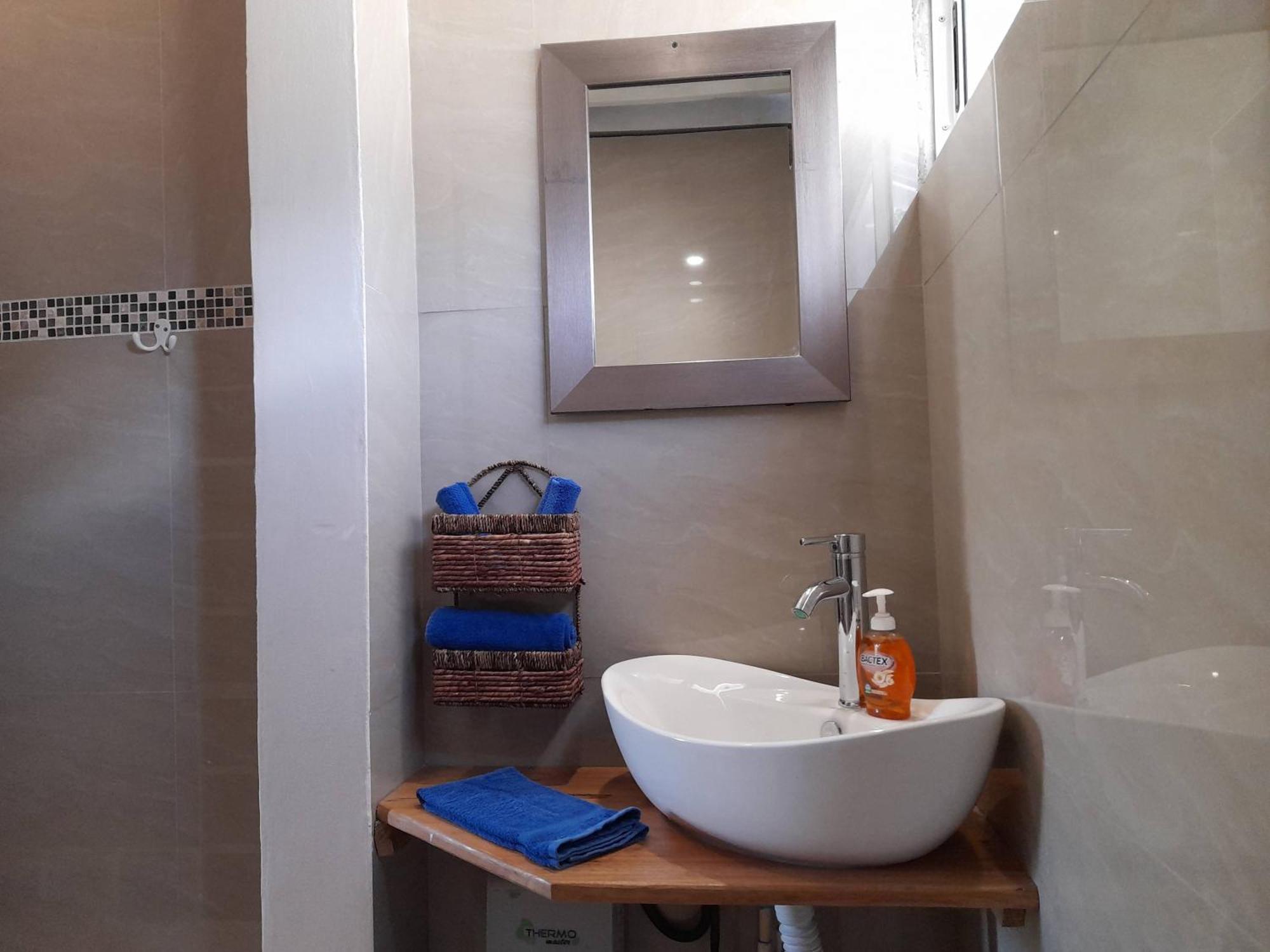 Casa Blanca Beachfront House With Shared Pool Access Pangea Lodge Manzanillo  Zewnętrze zdjęcie