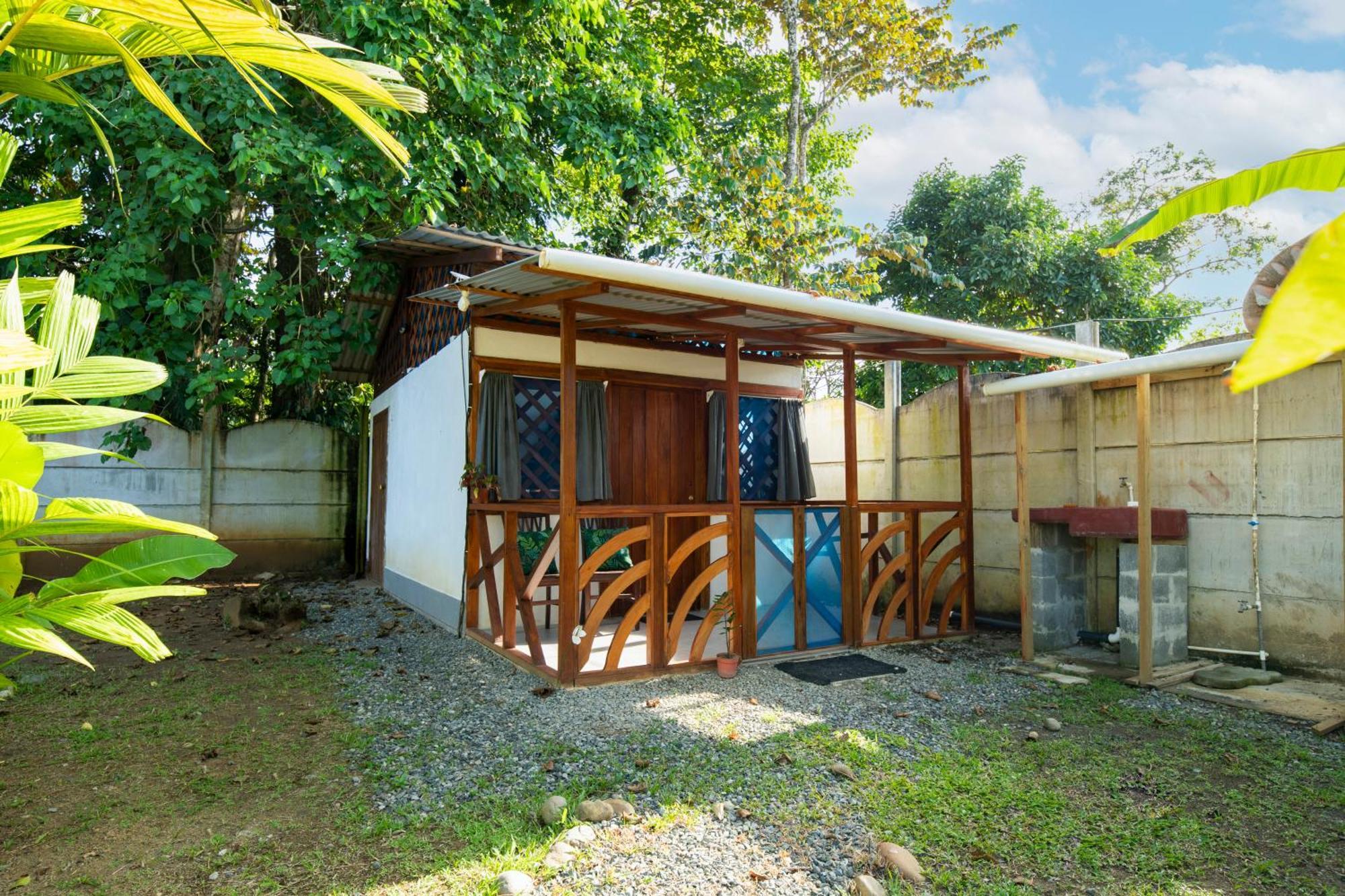 Casa Blanca Beachfront House With Shared Pool Access Pangea Lodge Manzanillo  Zewnętrze zdjęcie